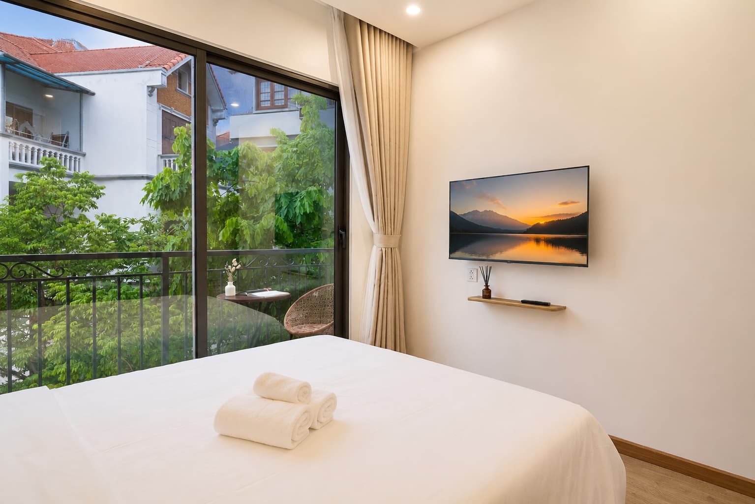 Balcony - ảnh 1